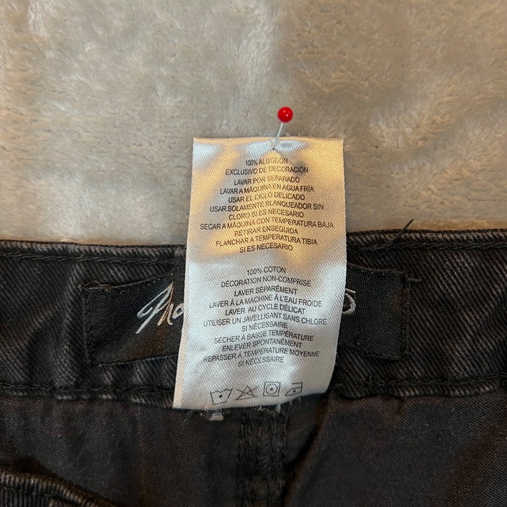 Marc Ecko Cut And Sew‎ Mens Black Shorts Size 32 Distressed Motto - Picture 8 of 12